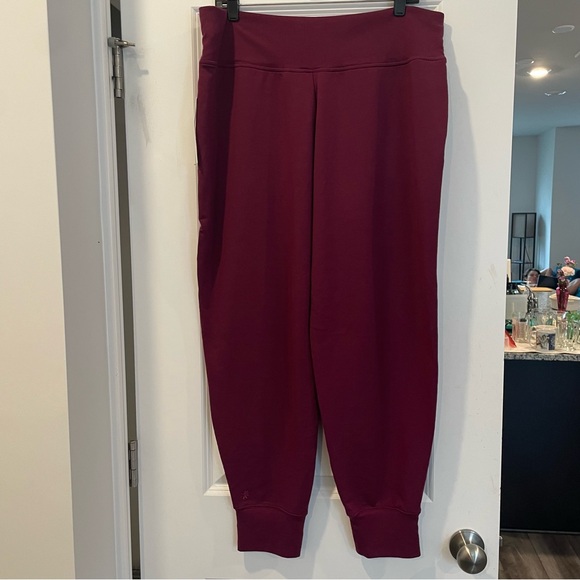 Athleta wine red Coaster Luce Jogger pants Women XL NWT - Picture 5 of 10